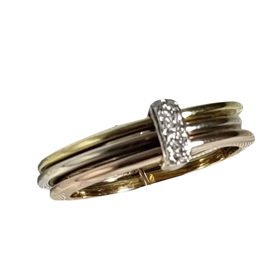 Anello Tricolore in oro con diamante ct 0,07 di Salvini