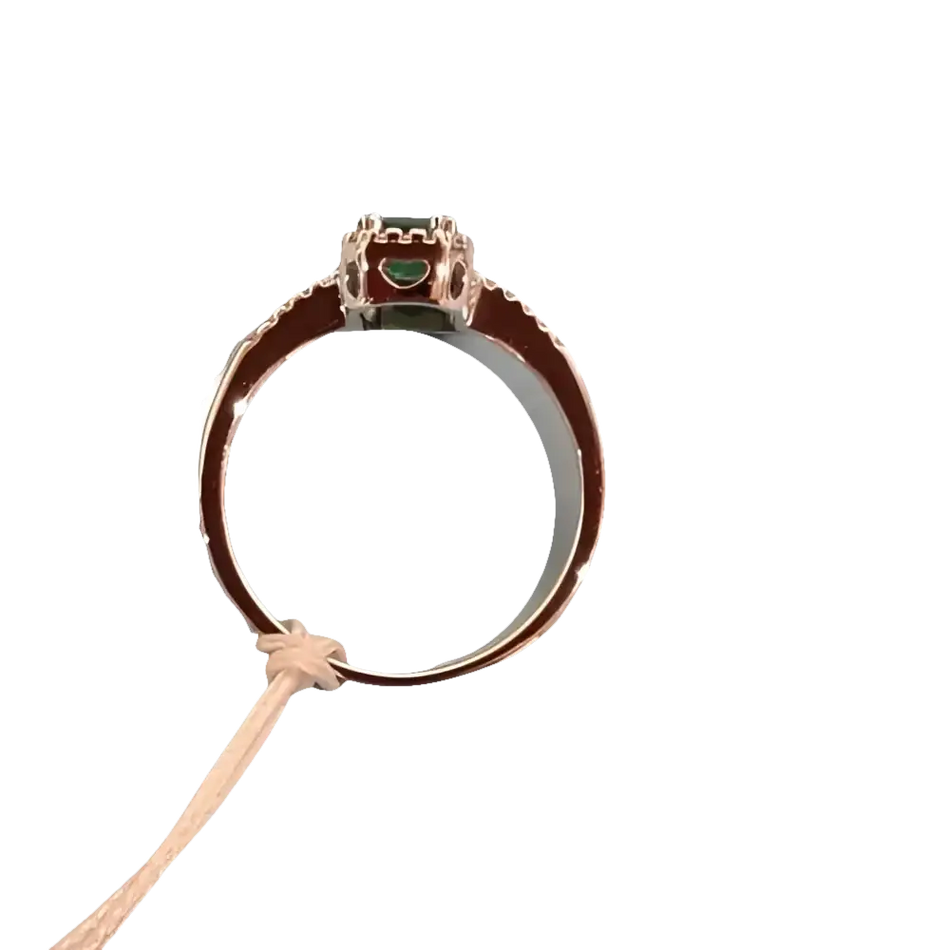 Anello Smeraldo e diamanti COMETE ANB 1896 con pietra verde e finitura oro rosa