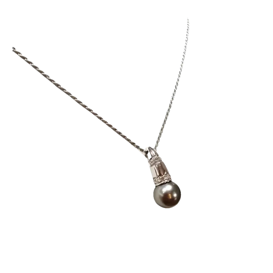 Collana diamanti e perla nera Tahiti di Salvini con elegante pendant in perla