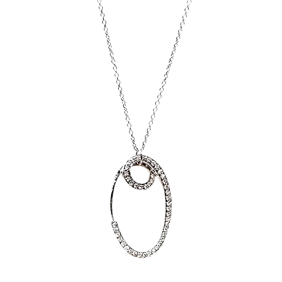 Collana Oro Bianco e Diamanti Salvini con pendente ovale incrostato di diamanti