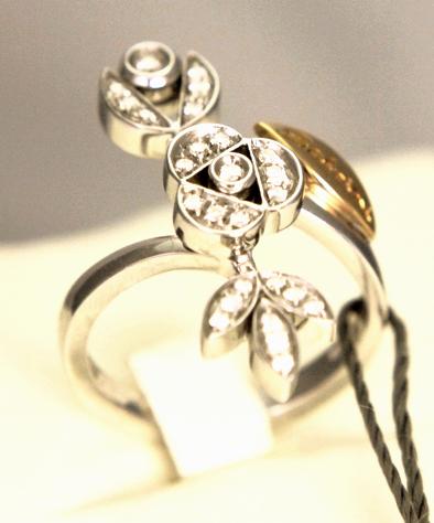 Anello in oro e diamanti ct 0,18 Provence di Salvini |bonini-gioielli