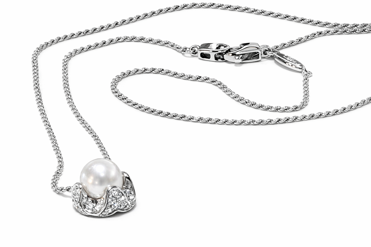 Collana oro bianco con Perla e Diamanti SALVINI|bnini-gioielli