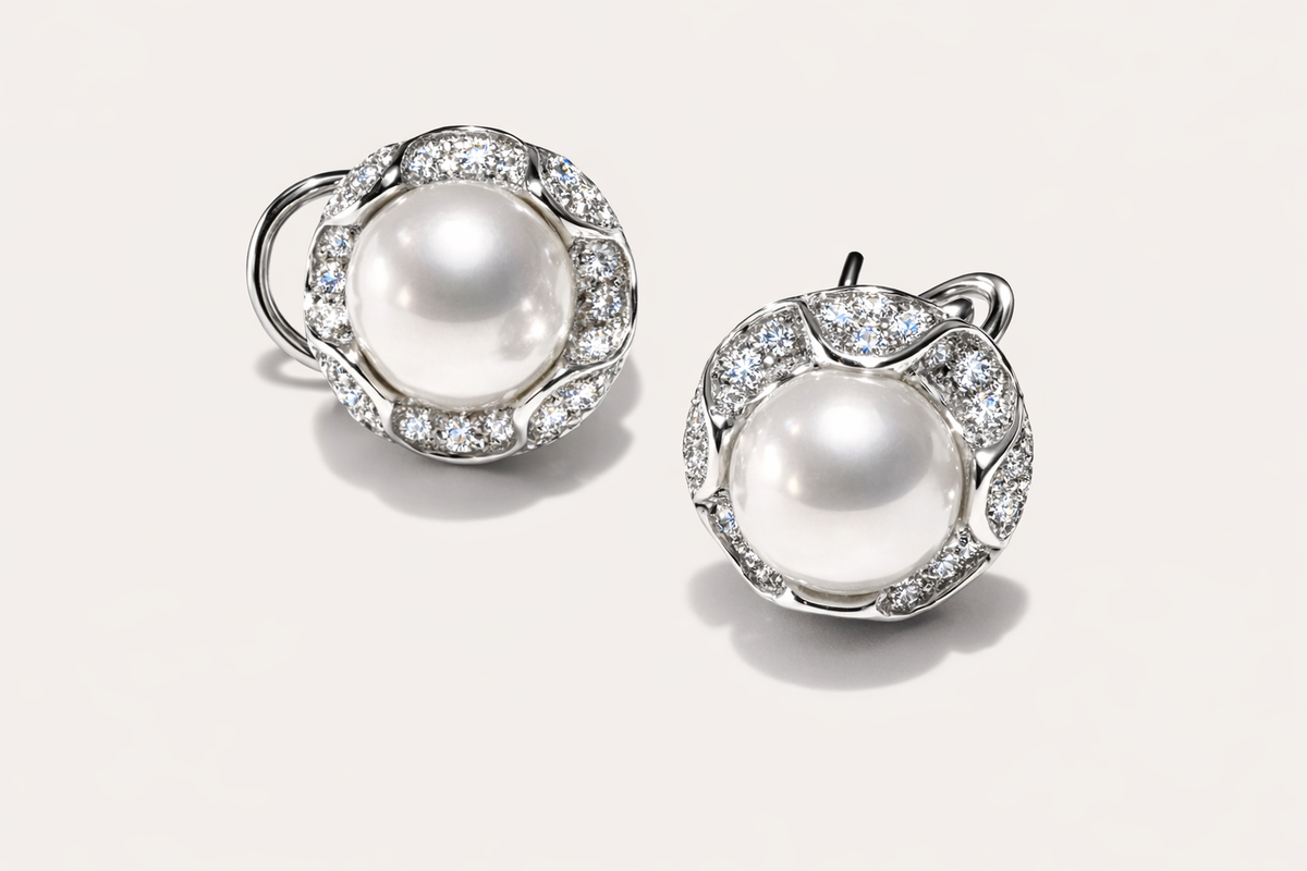 Orecchini Oro Bianco Perla e contorno Diamanti Salvini|bonini-gioielli