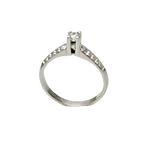 Anello da fidanzamento UNOAERRE in oro con diamante, elegante e prezioso