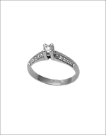 Anello da fidanzamento in oro e diamanti UNOAERRE con diamante centrale
