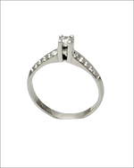 Anello da fidanzamento UNOAERRE in oro con diamante, elegante e prezioso