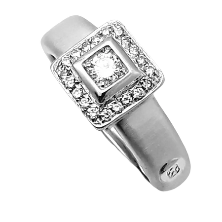Anello di Fidanzamento CENTOVENTUNO Oro Bianco e Diamanti con diamante centrale e cluster quadrato