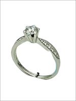 Anello di fidanzamento diamante ct 0,51 con pietre accentate Salvini