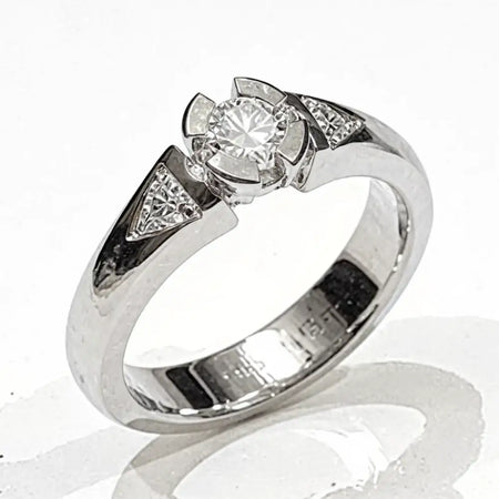 Anello oro bianco Diamante centrale due a lato Salvini|bonini-gioielli