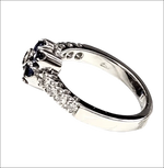Anello oro bianco con zaffiro blu e diamanti Ceva Gioielli
