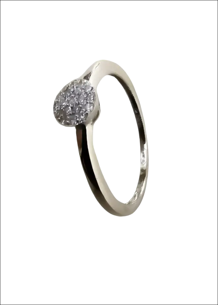 Anello Oro Bianco e Diamanti Bliss con cluster di diamanti pavé rotondo