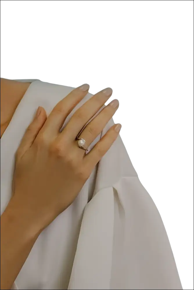 Anello Oro Bianco Perle d’Amore con perla tonda su band minimalista