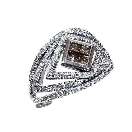 Anello Oro CENTOVENTUNO con diamante quadrato e diamanti pave su fascia ondulata
