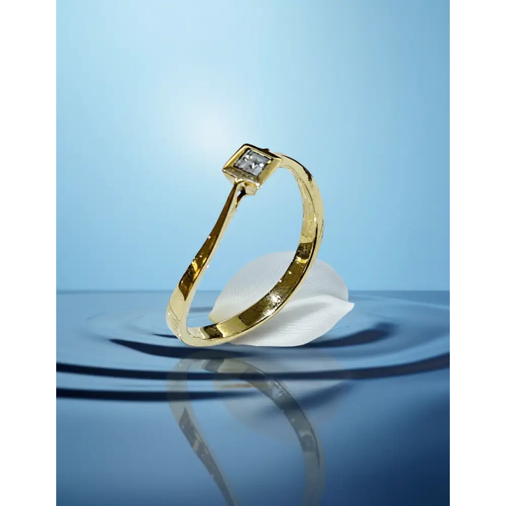 Anello Oro Giallo 750/1000 e Diamante Carré 0,16 ct|bonini-gioielli