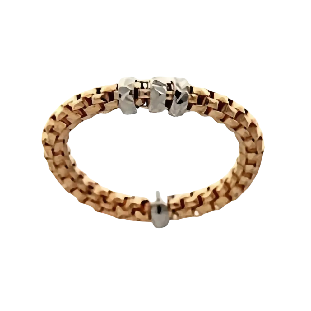 Bracciale rosa oro con tre perle argentate e una piccola perlina su Anello Rockstar Estensibile