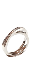 Anello Salvini Oro Bianco e Diamanti, elegante anello twist con diamanti