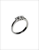 Anello Salvini oro bianco e diamanti a tre pietre silver con banda lucida
