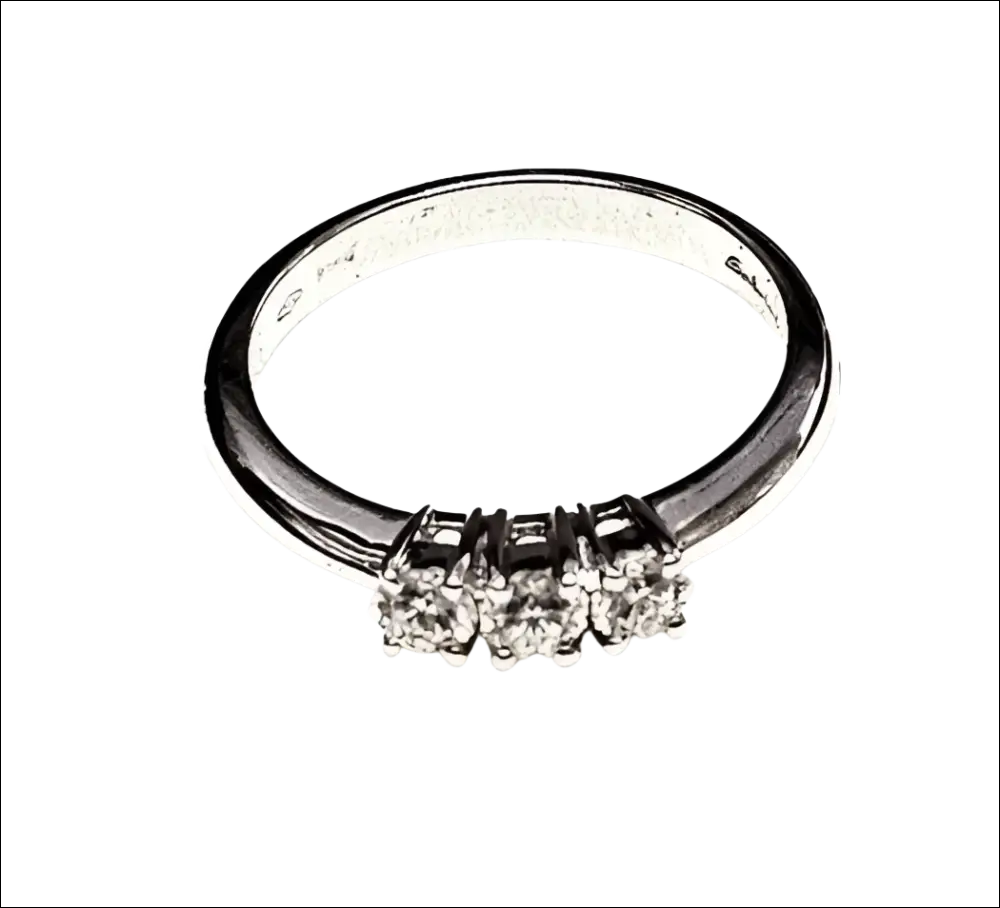 Anello Salvini Oro Bianco e Diamanti: elegante anello argento con tre diamanti