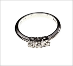 Anello Salvini Oro Bianco e Diamanti: elegante anello argento con tre diamanti