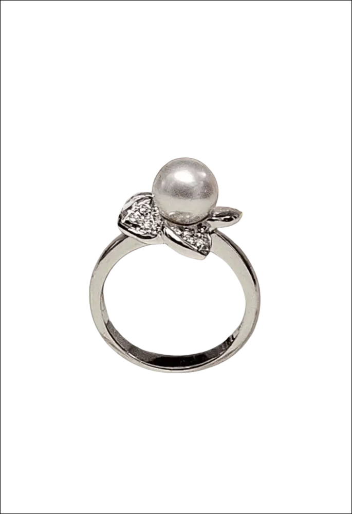 Anello Salvini oro bianco con perla e diamanti a fiocco