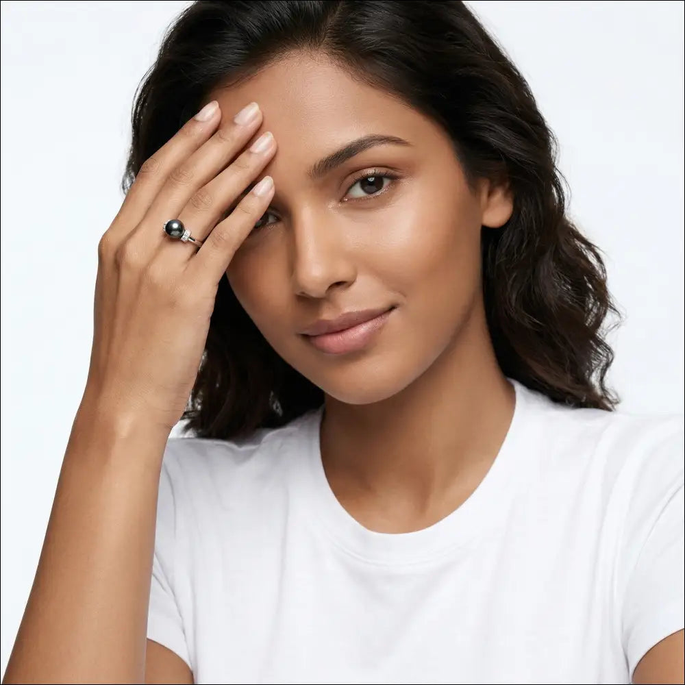 Anello Salvini Oro Bianco, Perla Nera e Diamanti|bonini-gioielli