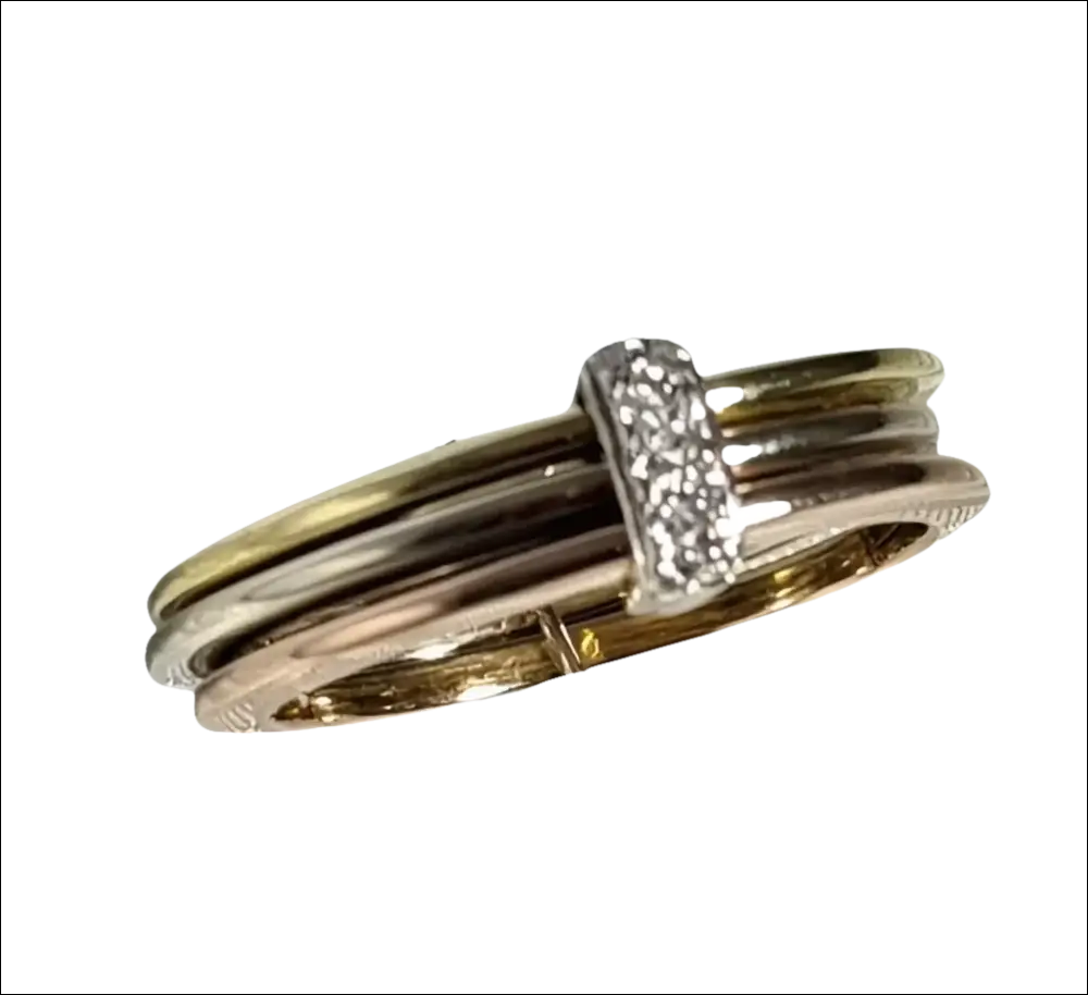 Anello Tricolore in oro con diamante ct 0,07 di Salvini