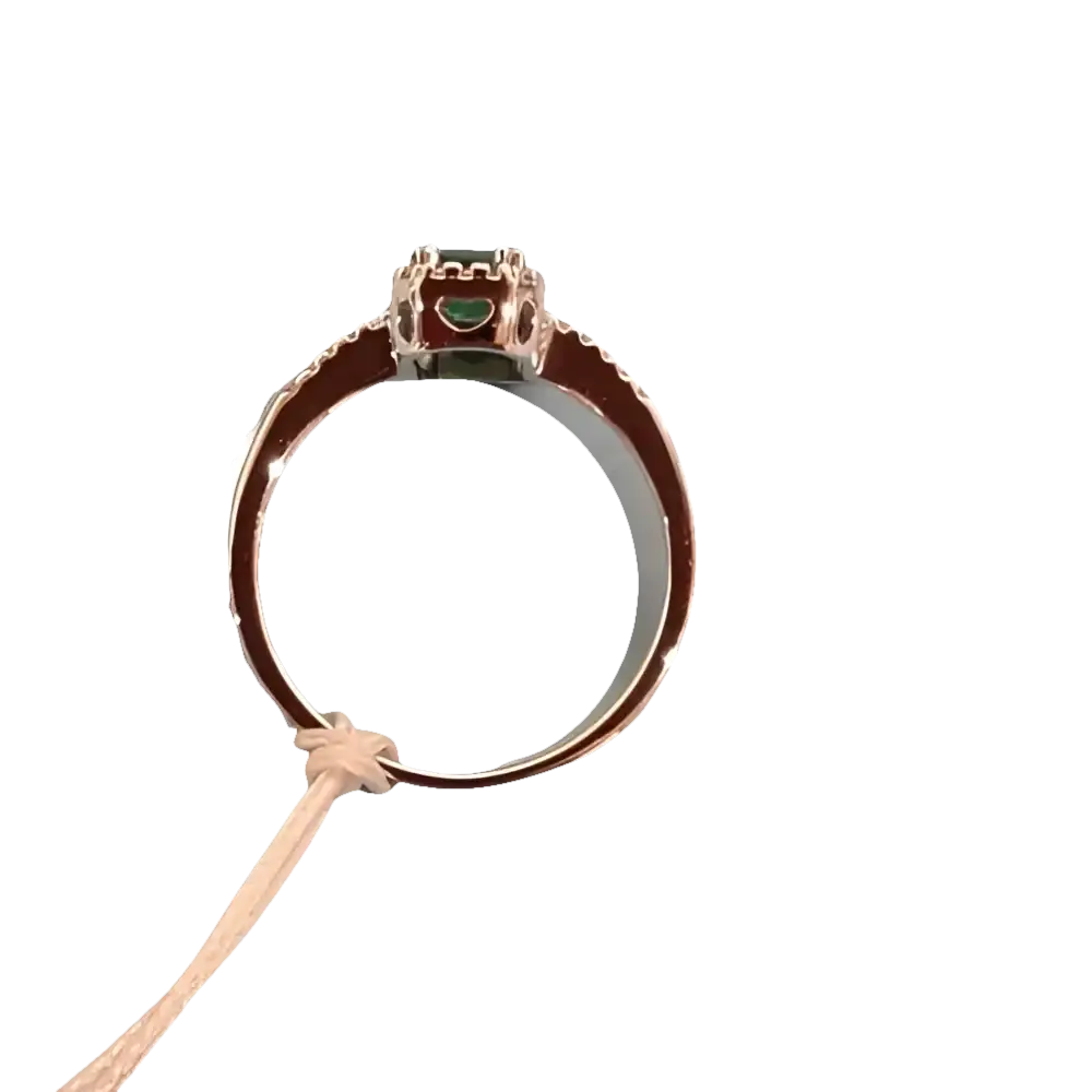 Anello Smeraldo e diamanti COMETE ANB 1896 con pietra verde e finitura oro rosa