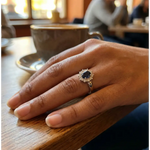 Anello Zaffiro blu, Oro Bianco e Diamanti|bonini-gioielli