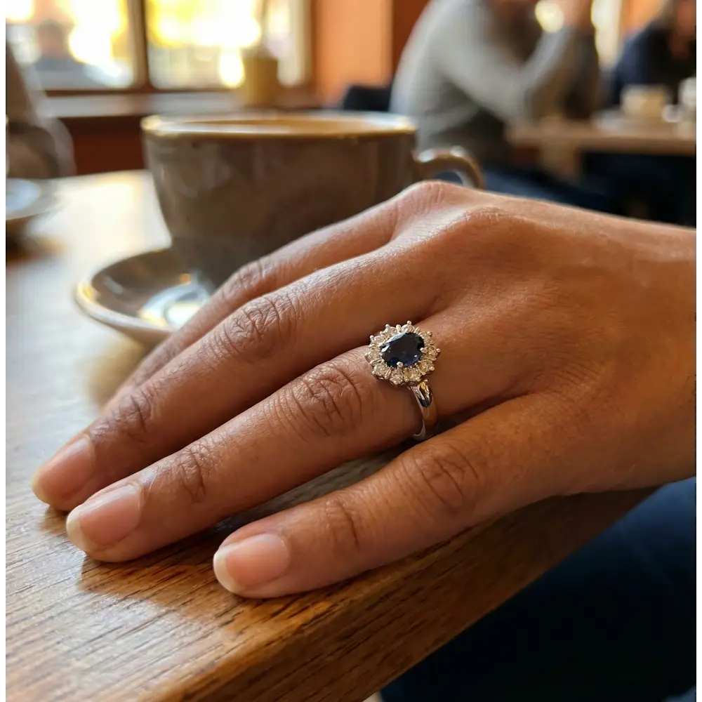 Anello Zaffiro blu, Oro Bianco e Diamanti|bonini-gioielli