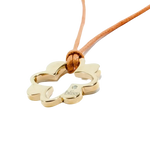 Ciondolo quadrifoglio dorato a quattro foglie su cordino marrone, modello BLISS