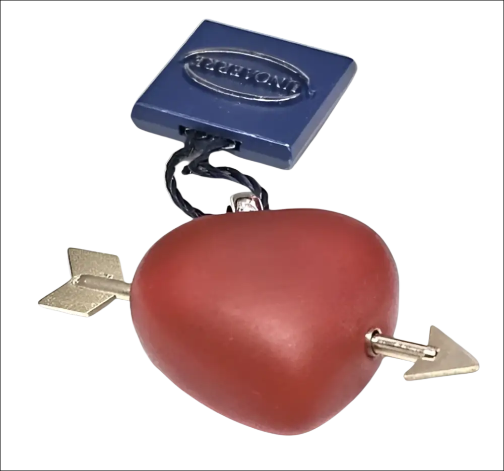 Ciondolo Cuore Corniola Freccia Oro Bianco UNOAERRE con cuore rosso e tag blu