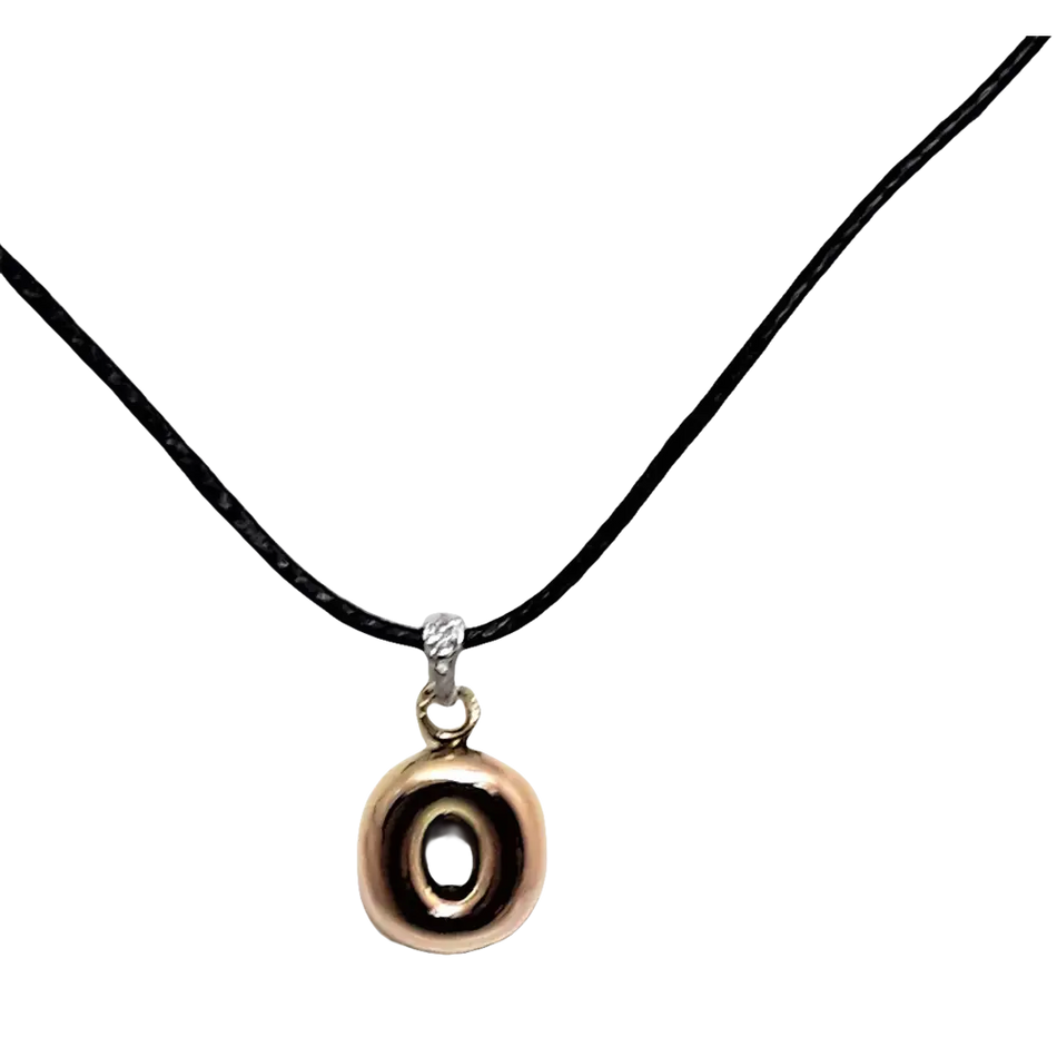 Collana con ciondolo lettera O in oro rosa e cordino nero Donna Le Preziosine