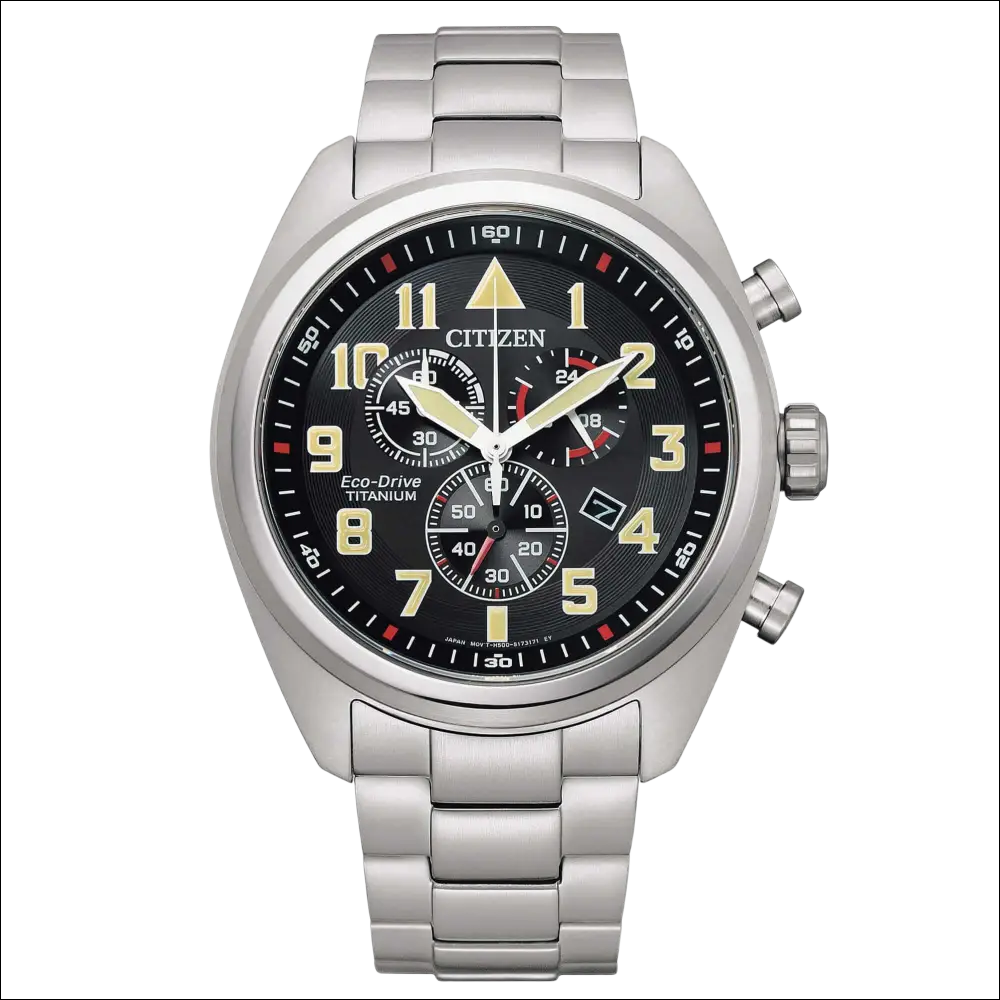 Citizen Cronografo SuperTitanio Uomo: quadrante nero con dettagli gialli e rossi