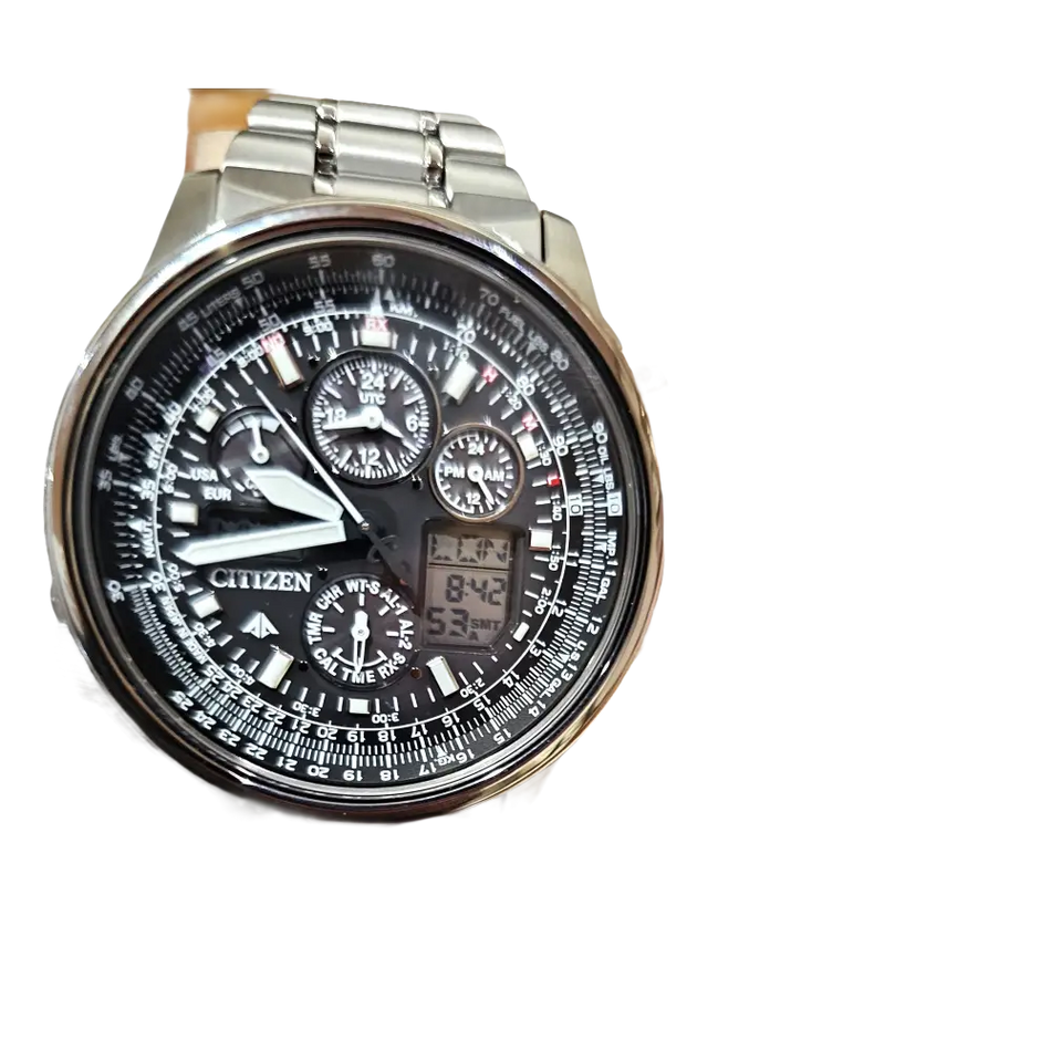 Orologio Citizen Eco-Drive SuperPilot Titanio Radiocontrollato con cinturino in acciaio e quadrante nero sul polso