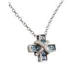 Collana con croce in argento, topazi blu e dettagli in diamante CENTOVENTUNO