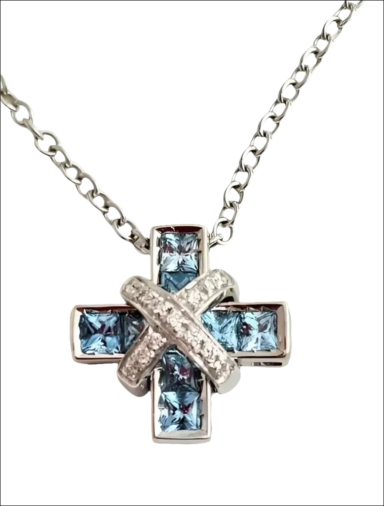 Collana con croce CENTOVENTUNO in argento con topazi blu e dettagli in diamante