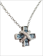 Collana con croce in argento, topazi blu e dettagli in diamante CENTOVENTUNO