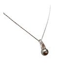 Collana diamanti e perla nera Tahiti di Salvini con elegante pendant in perla