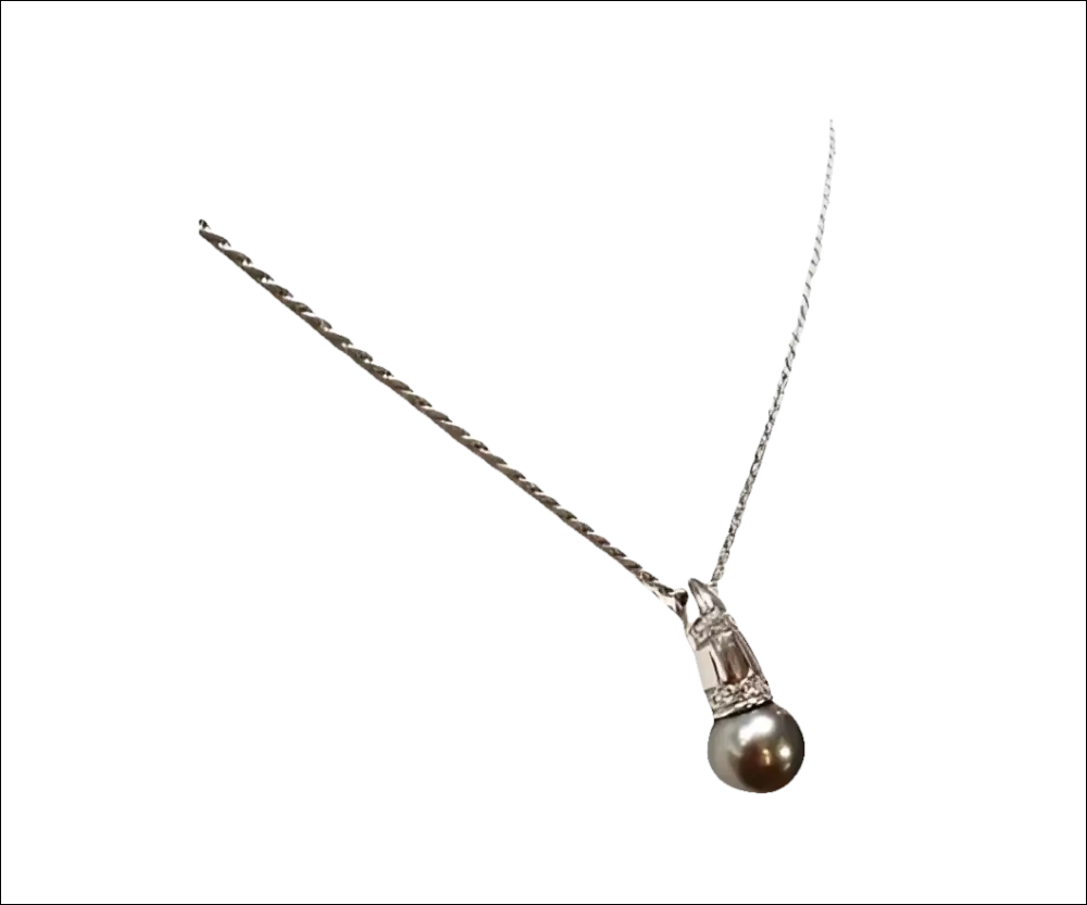 Collana diamanti e perla nera Tahiti di Salvini con pendente in perla elegante