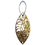 Pendente a goccia con motivi floreali intagliati, bail in argento con pietre scintillanti