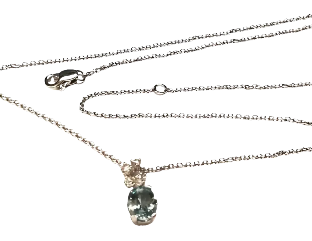 Collana acquamarina e diamanti Marea di Salvini con pendente in gemma blu