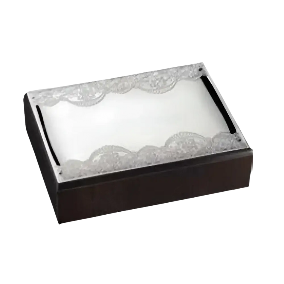 Scatola di legno rettangolare con rifiniture in argento per Cornice Atelier Macramé