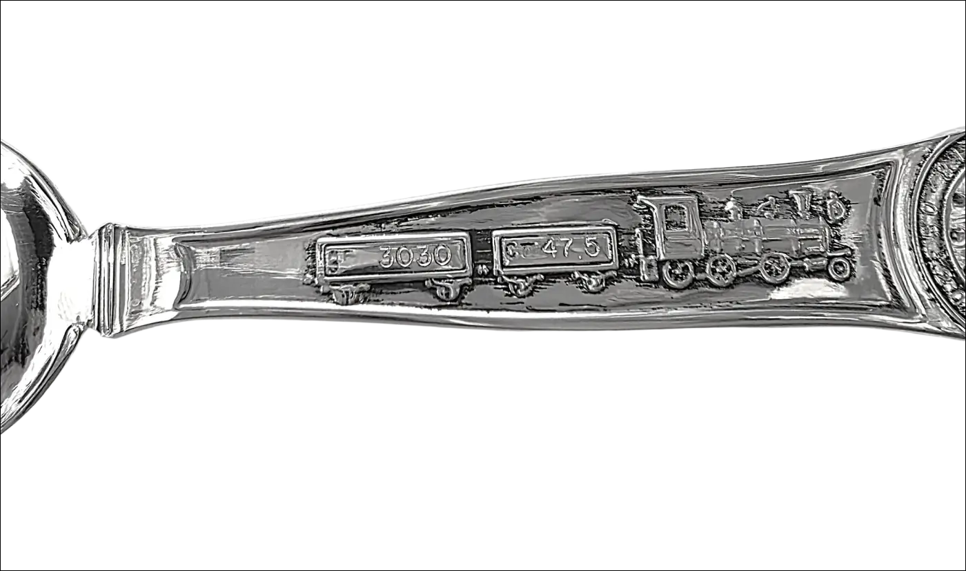Cucchiaio argento Trenino Zaramella Argenti con trenino inciso dettagliato