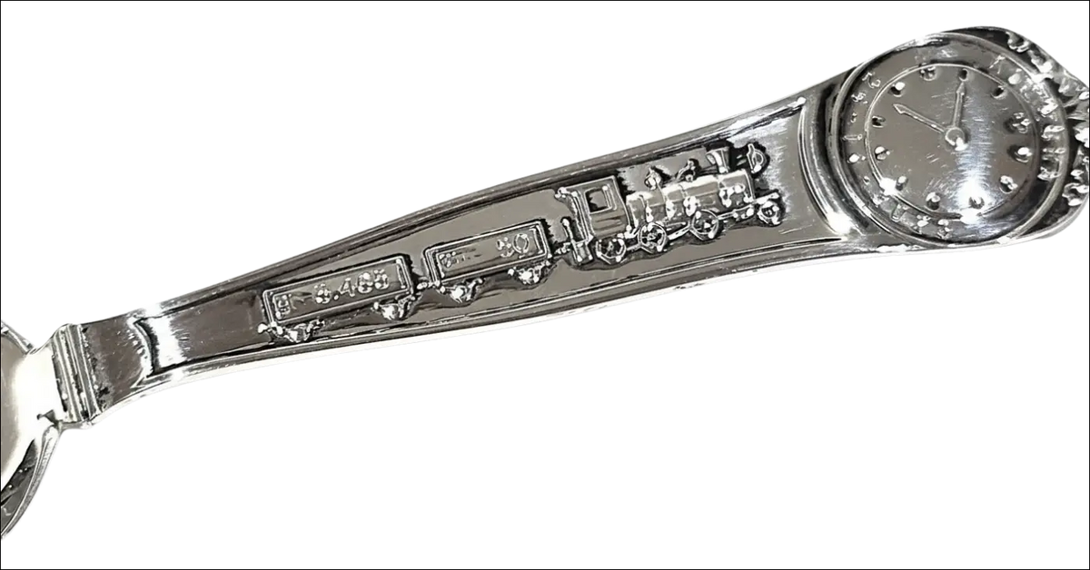 Cucchiaio argento Trenino Zaramella Argenti con ornato treno e orologio