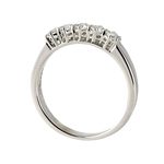 Anello Fede Salvini Oro Bianco con sette diamanti tondi incastonati sulla parte superiore