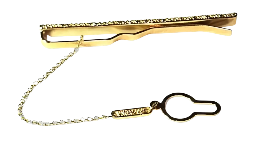 Fermacravatta Oro Giallo UNOAERRE con catena e targa incisa