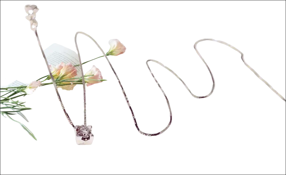 Girocollo oro bianco punto luce diamante ct 0,22 delicato