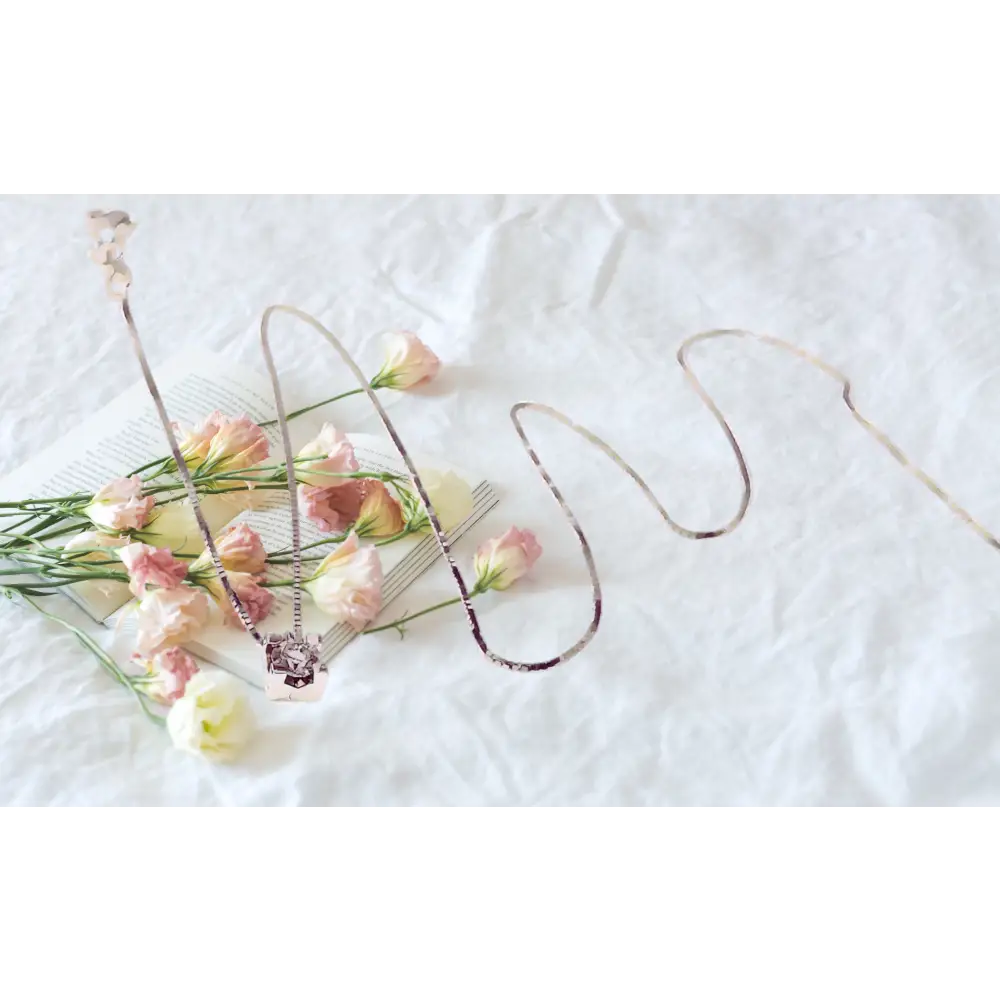 Girocollo punto luce oro bianco e diamante ct 0,22 VS F - Gioielleria Bonini