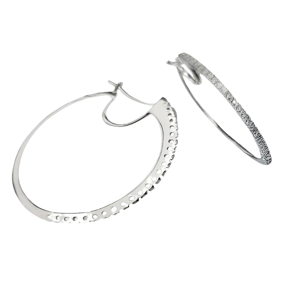 Orecchini cerchio oro bianco e diamanti, eleganti orecchini d’argento scintillanti