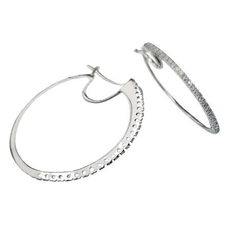Orecchini cerchio oro bianco e diamanti, eleganti orecchini d’argento scintillanti